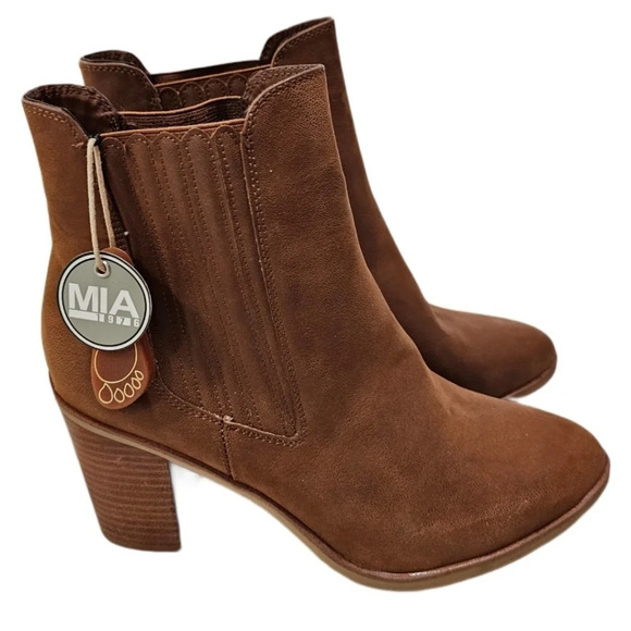 **SOLD** MIA Santos Cognac Booties NWOB - Picture 4 of 7